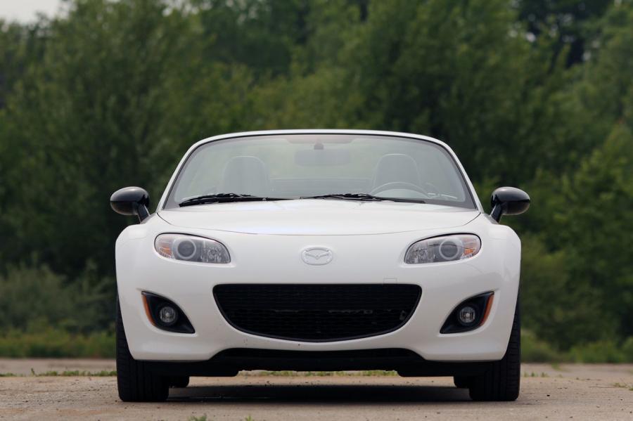  Mazda MX-5 Miata Special Edition 2012 года  (фото 18 из 31)